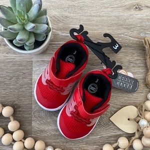 NWT Wonder Nation Baby Sneakers Size 3